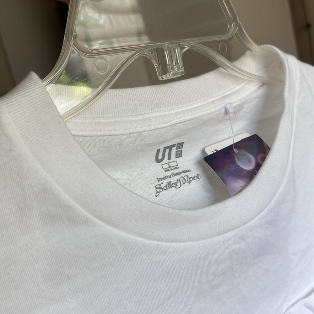 Uniqlo Sailor Moon Graphic T-Shirt - Picture 5 of 5